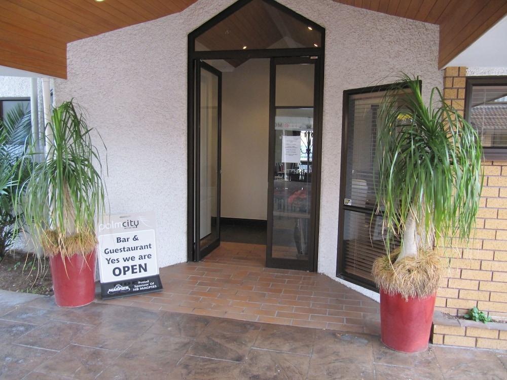 Palm City Motor Inn Napier Exterior photo